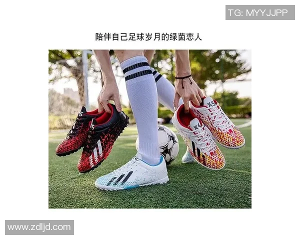 低帮足球鞋助力球星速度与灵活性提升的秘密揭秘 低帮足球鞋助力球星速度与灵活性提升的秘密揭秘