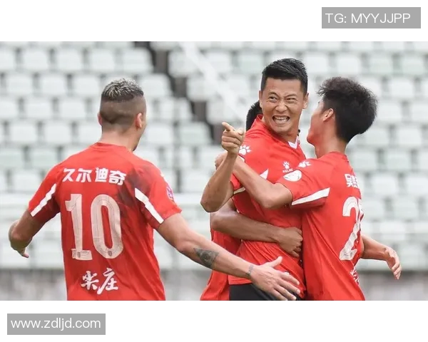 豪门太太团再掀风波足球星嫂私生活曝光引发舆论热议 豪门太太团再掀风波足球星嫂私生活曝光引发舆论热议