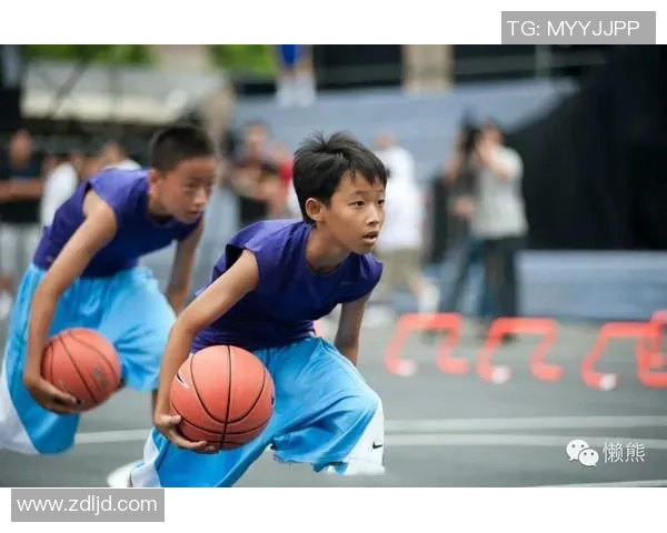 重伤足球球星康复之路:从绝望到重返赛场的艰辛历程与奋斗精神 重伤足球球星康复之路:从绝望到重返赛场的艰辛历程与奋斗精神