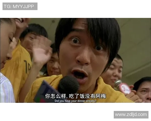 星爷少林足球经典搞笑片段:饿了的他爆笑反应引发全场笑声 星爷少林足球经典搞笑片段:饿了的他爆笑反应引发全场笑声